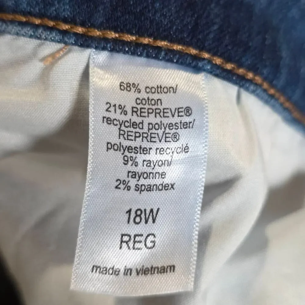 M Jeans by Maurices 18W Curvy High Rise Slim Straight Denim - Picture 6 of 11